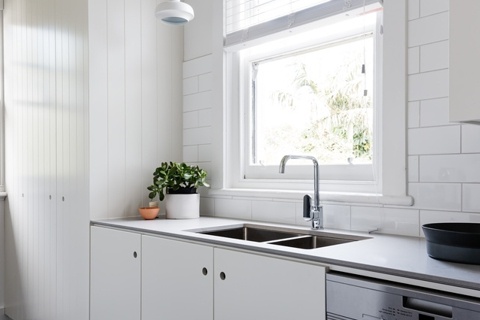 Englische Fenster Sash - Kreieren Sie einen zusätzlichen Platz in Ihrer Küche