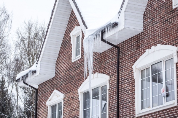 Wintereinstellung von PVC-Fenstern